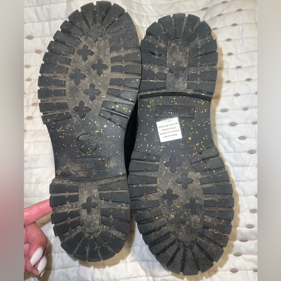 BLACK PATENT AND GOLD LEATHER TIMBERLANDS SIZE 8.5 - Picture 5 of 7